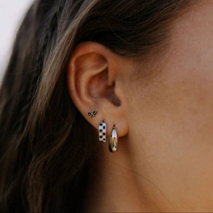 Bow Flat Back Studs